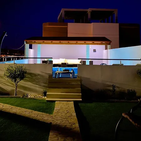House, Ana Kastel Sucurac