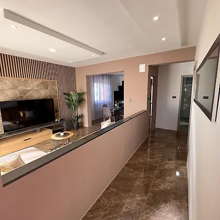 Villa Ana